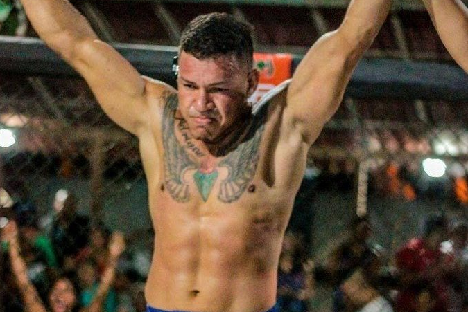 Lutador De Mma Morto A Tiros E Facadas Na Frente Do Filho E Da Mulher