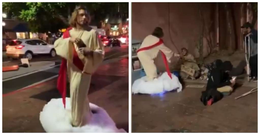 Obrigado Jesus Homem fantasiado divide pão morador de rua