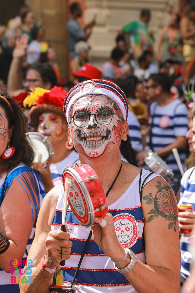 Fotos Samba Queixinho Presenteia Domingo De Carnaval Super Bateria