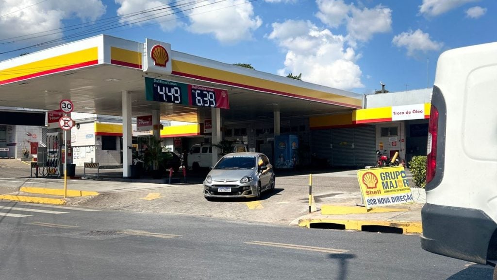 Gasolina Fica Mais Cara Em Bh E J Encontrada A R