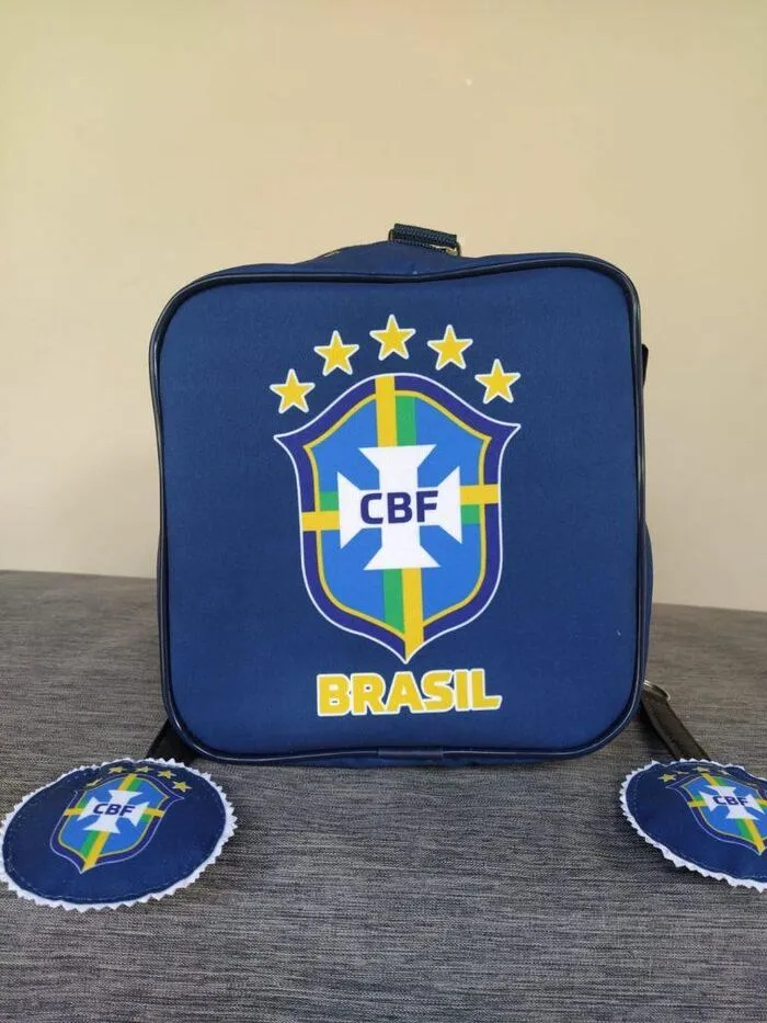 Bolsas produzidas por Júnia Rosa