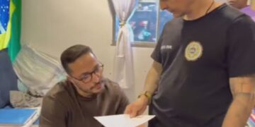Mãe descobre que médico de filha com câncer era falso após sonda não ser trocada