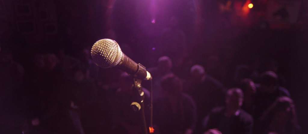 comédia stand up