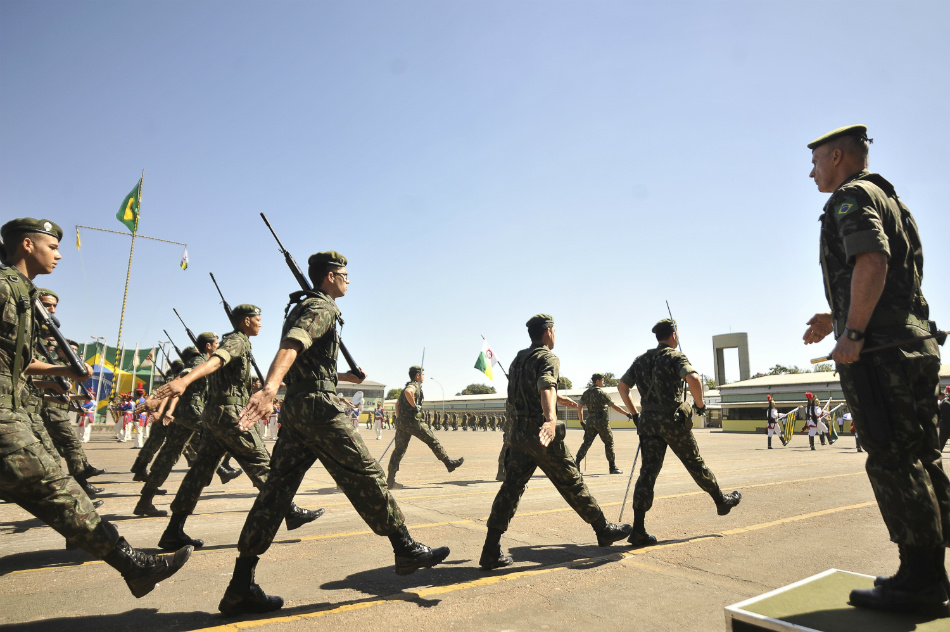 Alistamento militar para jovens que completam 18 anos já