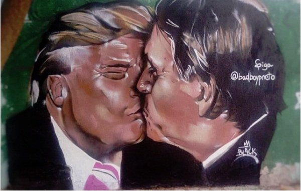 Grafite De Beijo Entre Bolsonaro E Trump Causa Polemica E E Apagado