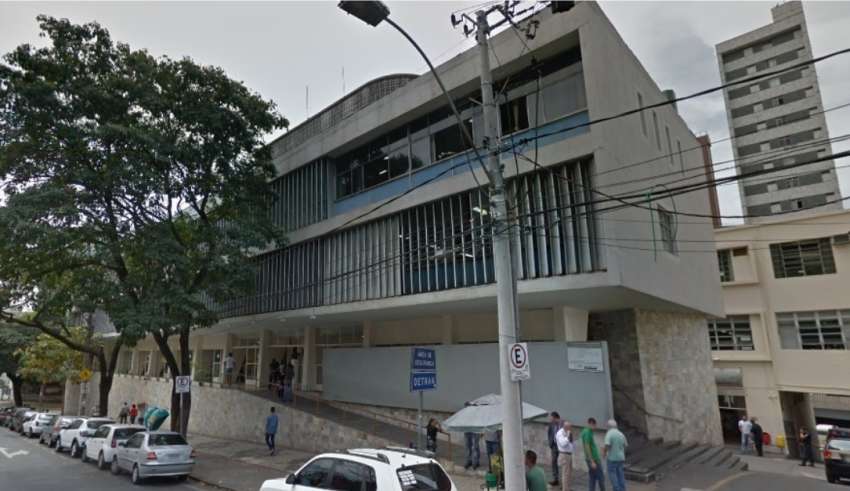 Detran interrompe serviços