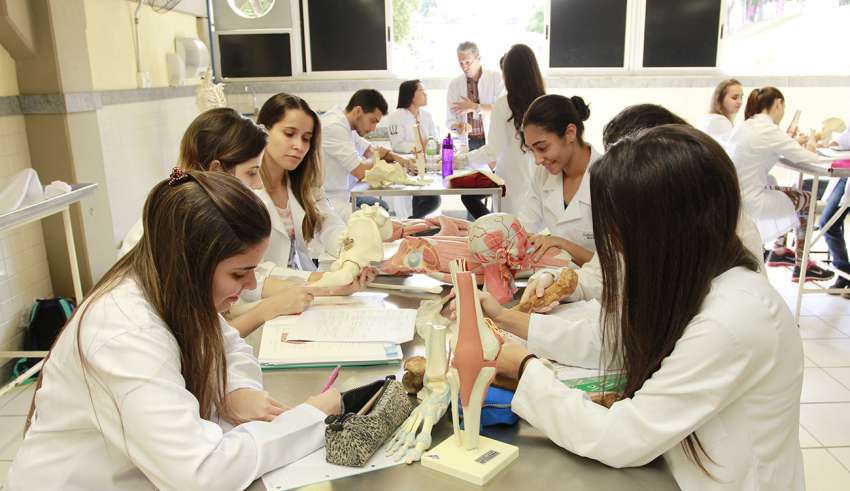 faculdade médica faminas