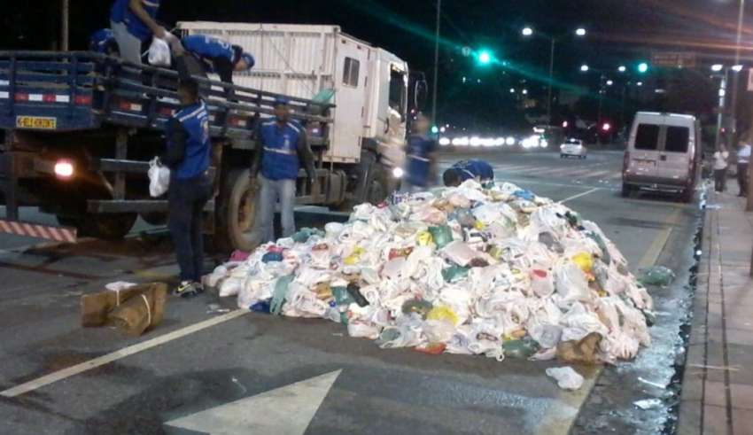 Alimentos arrecadados em show de Pabllo Vittar