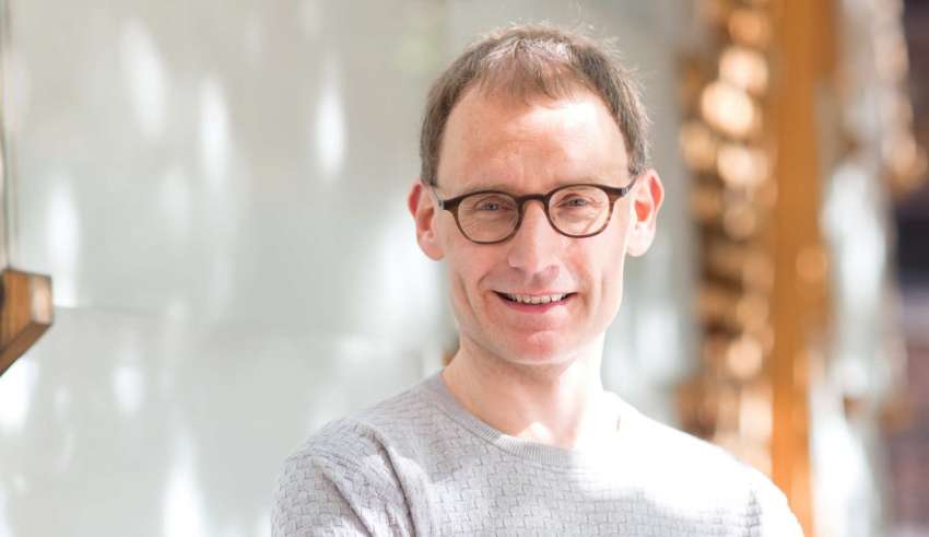 cientista britanico renuncia