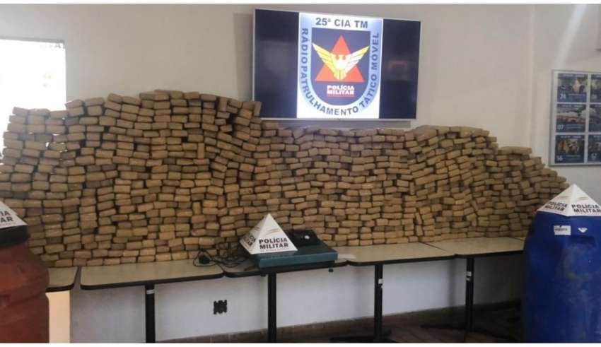 Droga estava escondida em caminhão e no cômodo de galpão