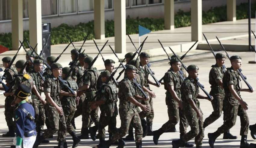militares não devolveram auxilio irregular