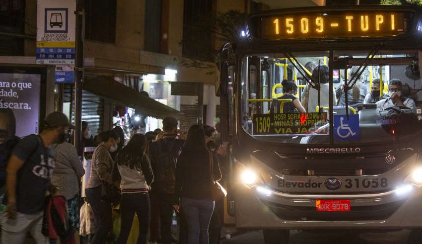 onibus banco academia risco contaminação covid-19 ufmg