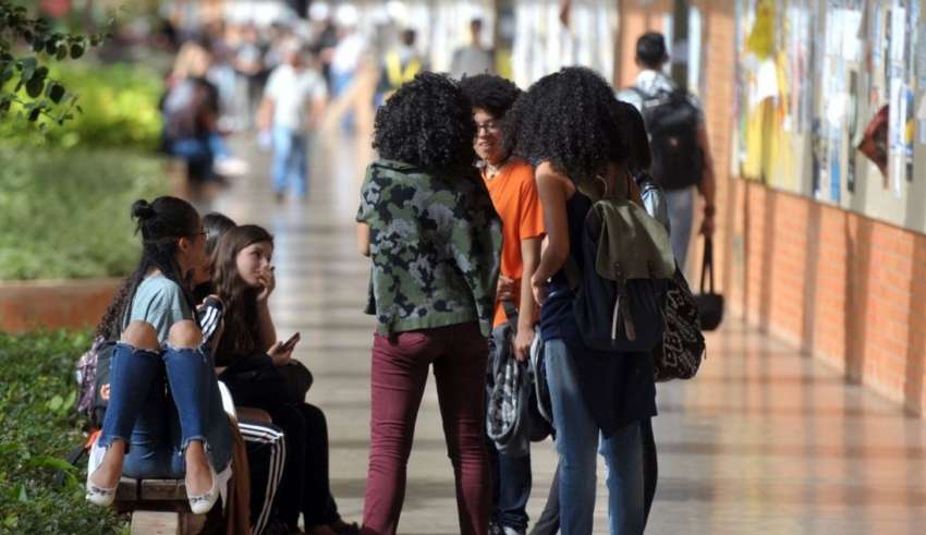 mec define segurança para volta às aulas