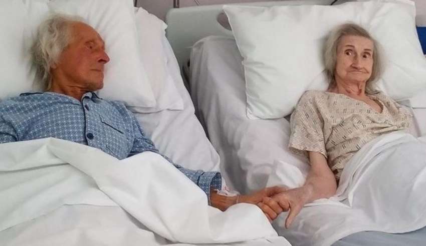 foto casal despedida por câncer terminal