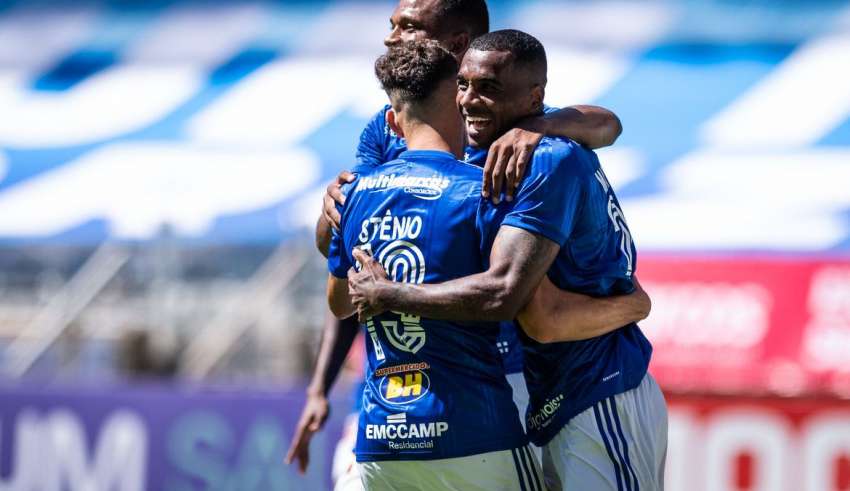 cruzeiro contra URT no retorno do Campeonato Mineiro