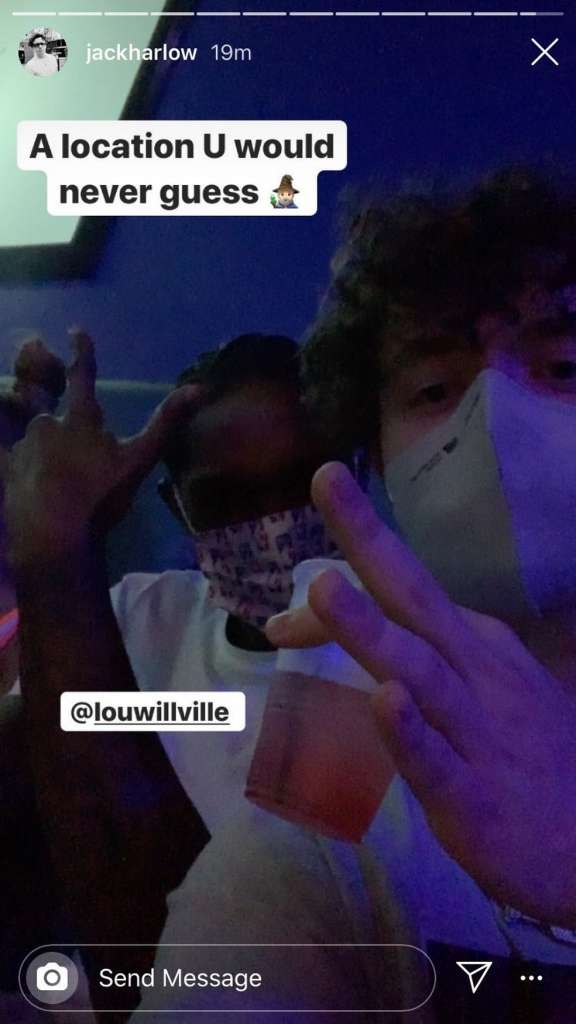 foto Lou Williams em casa noturna