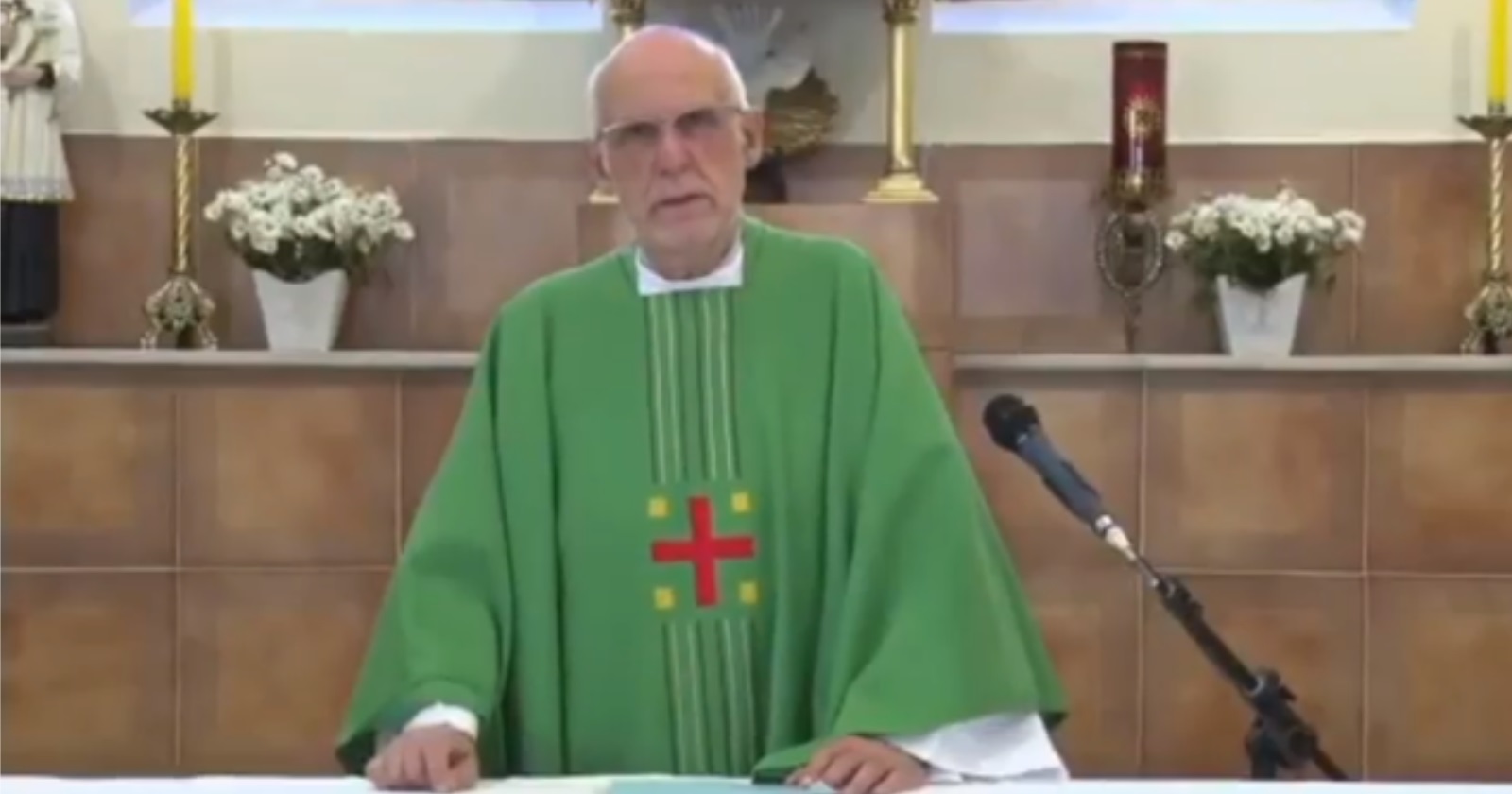 Padre Júlio Lancellotti pede perdão