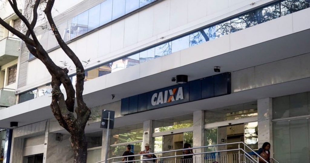 Bancários da Caixa e do Banco do Brasil entram em greve