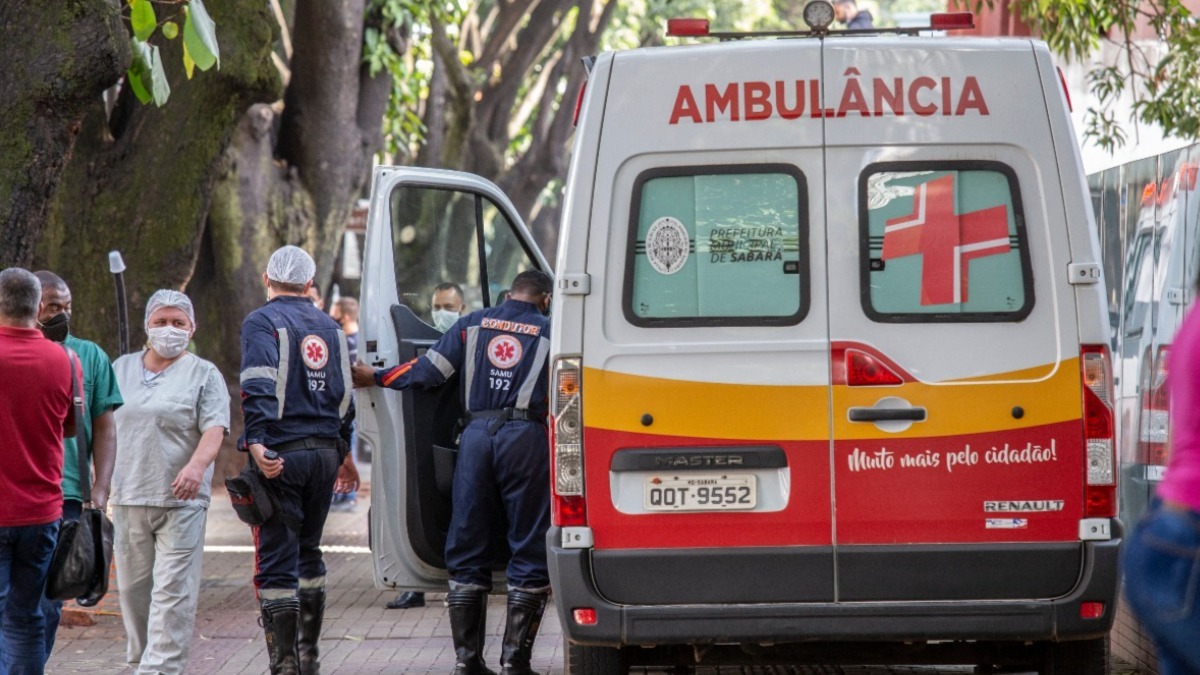 ambulância na região hospitalar de belo horizonte