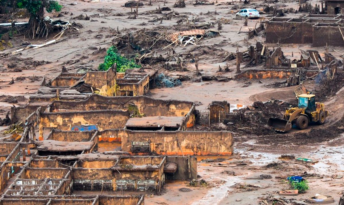rompimento barragem mariana samarco 2015