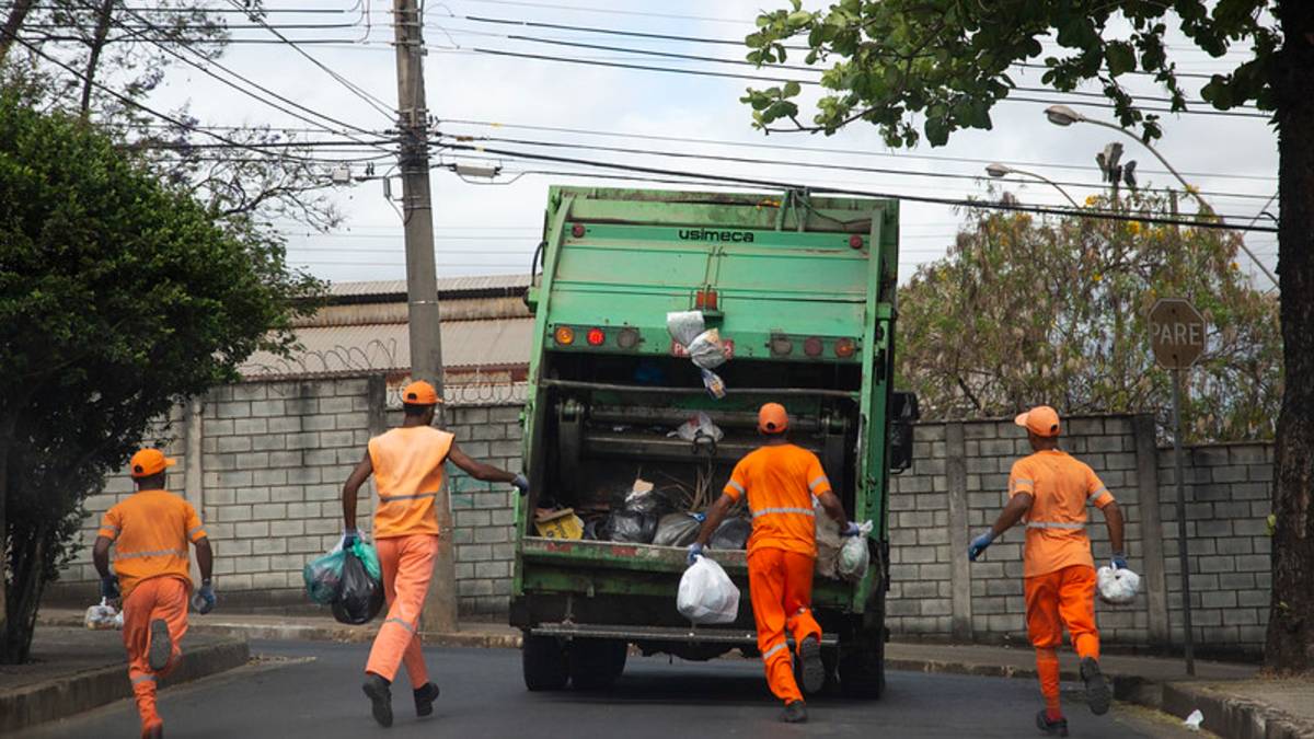 Garis e caminhão de lixo de Belo Horizonte