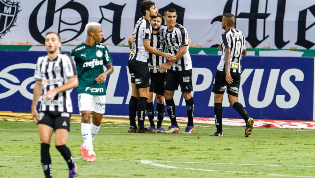 galo comemora gol contra palmeiras brasileirão