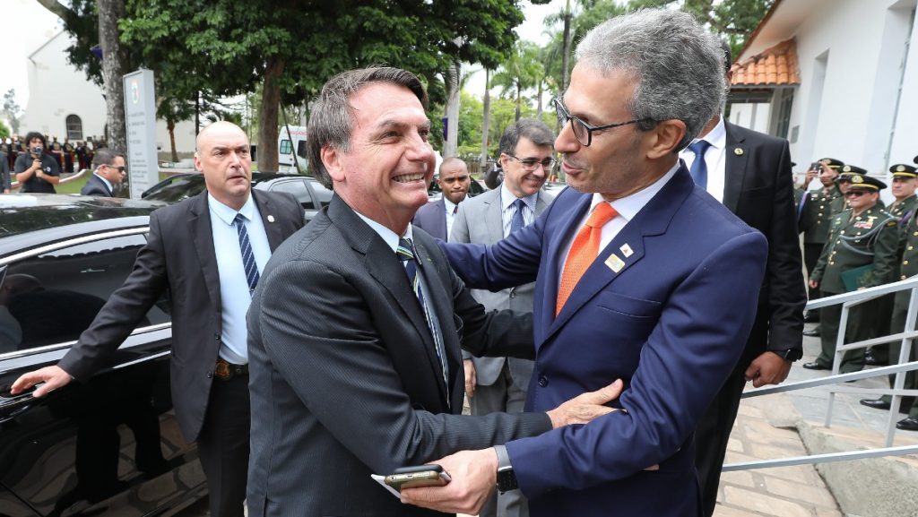 bolsonaro cumprimenta zema varginha