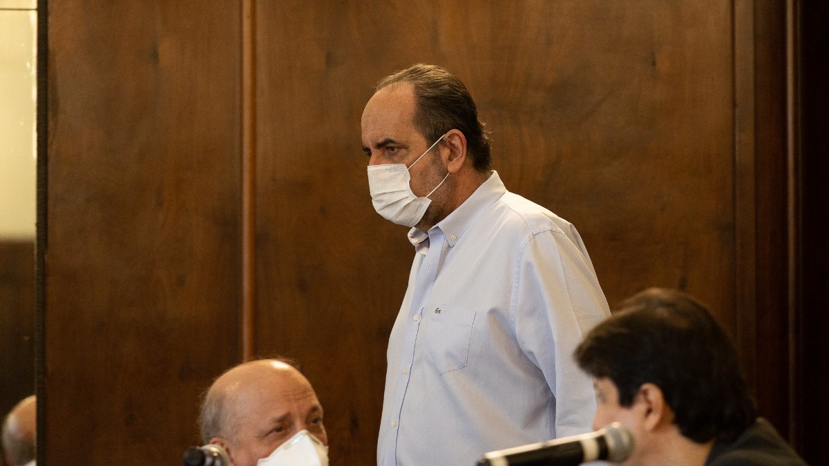 prefeito alexandre kalil usando máscara de proteção na pbh