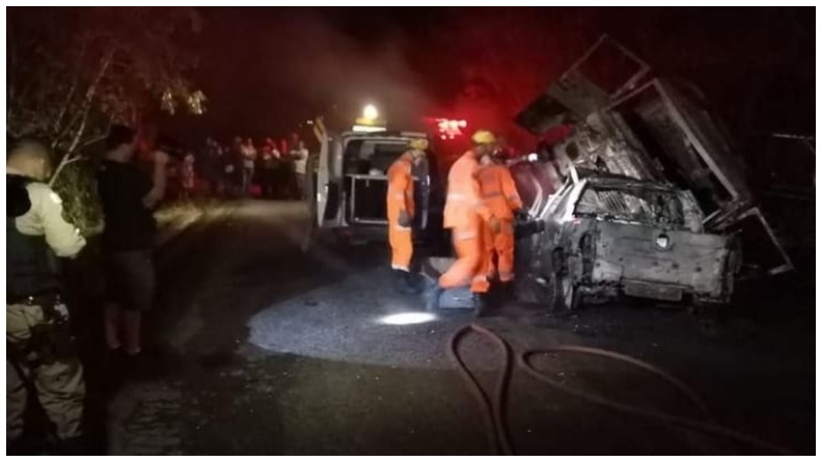 acidente caminhão caminhonete pará de minas