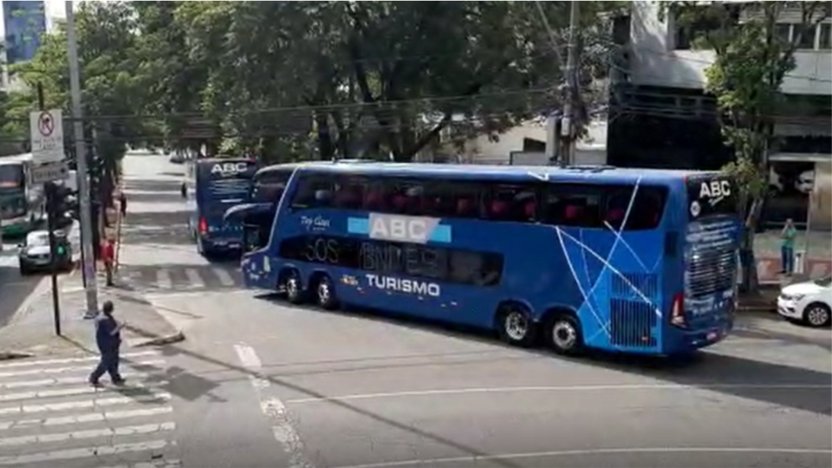 manifestação-ônibus-turismo-bh
