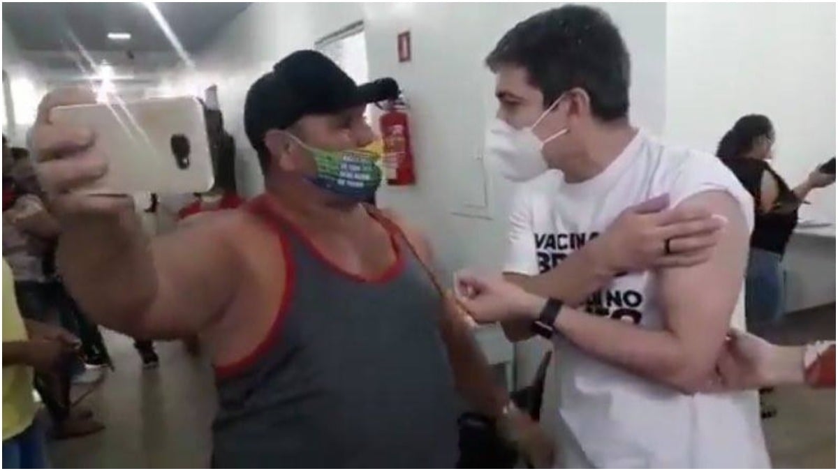 Bolsonarista ataca senador