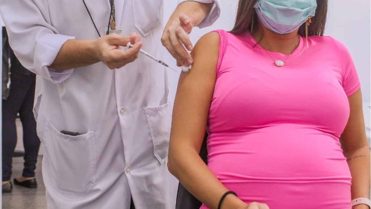 Vacinação de mulher grávida