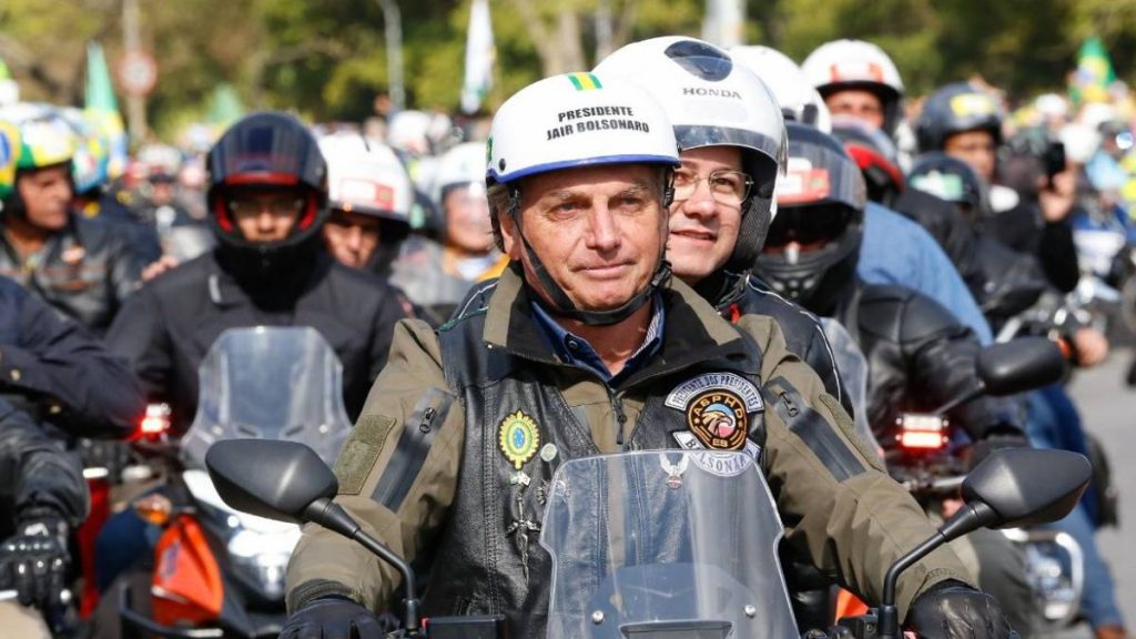 bolsonaro em moto