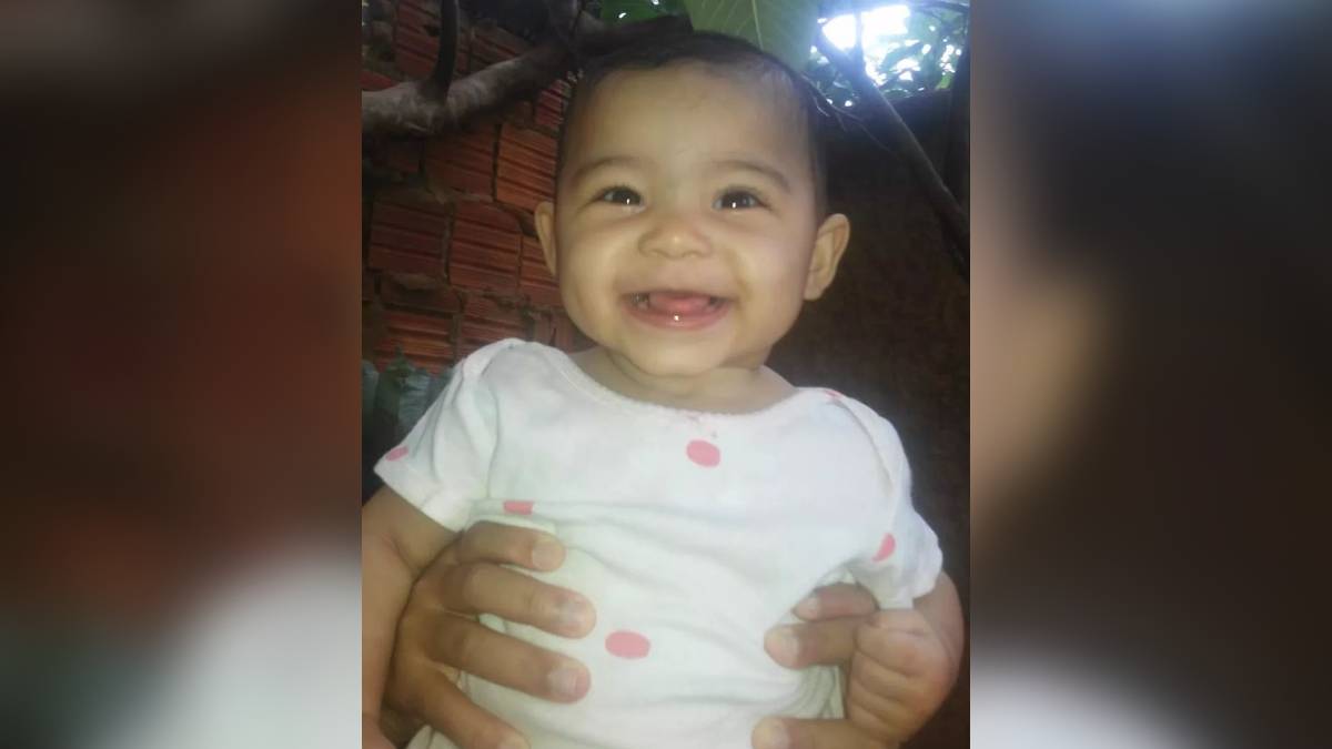 Pais acusados de matar filha de 1 ano com ‘murros e socos’ são julgados em Minas