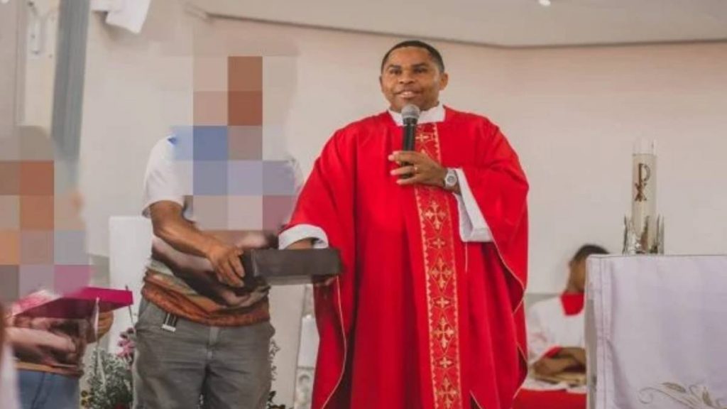 padre df abusos coroinhas