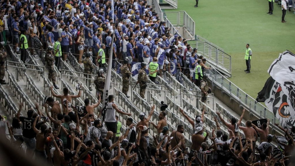 Cruzeirenses e atleticanos