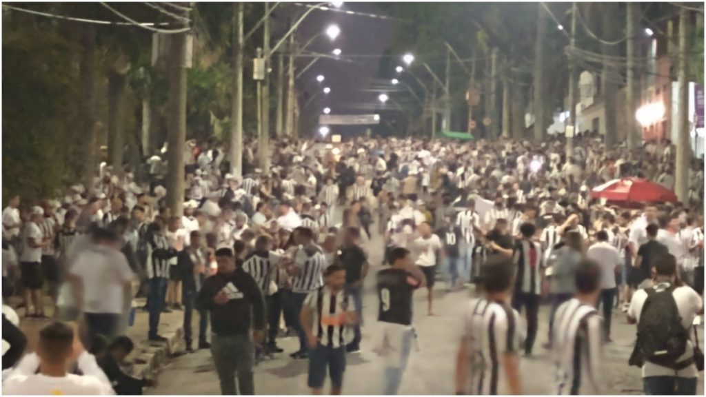 aglomeração jogo galo