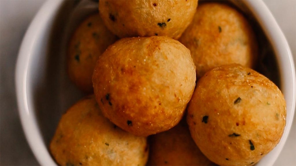bolinho de mandioca e carne