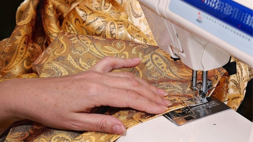 'Efeito Ozempic': Preço para ajustar roupas varia até 166% em BH, aponta pesquisa