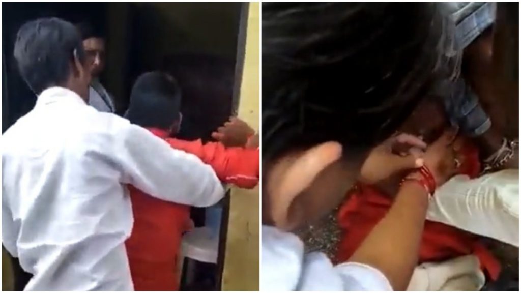 homem forçado vacina