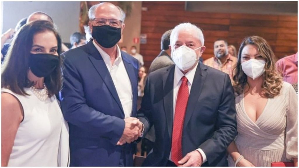 Lula e Alckmin comparecem a evento em São Paulo