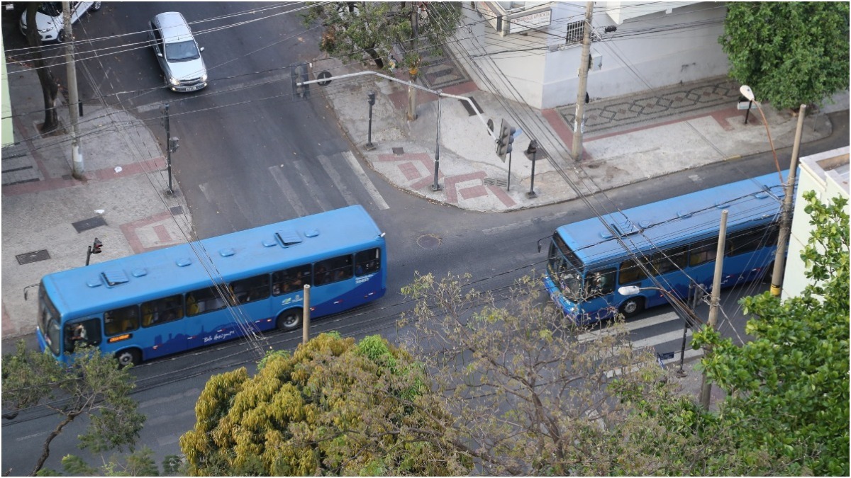 ônibus azul rua bh