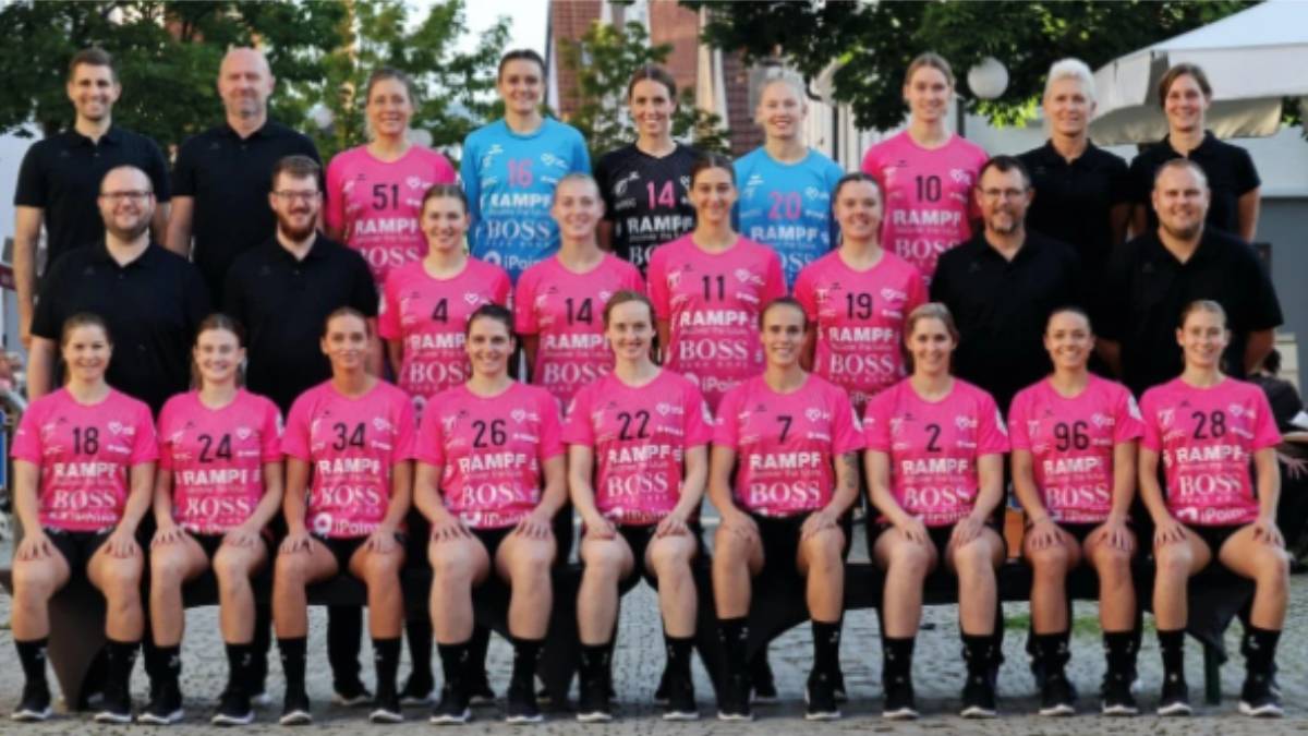 Time feminino de handebol encontra câmeras escondidas em vestiário