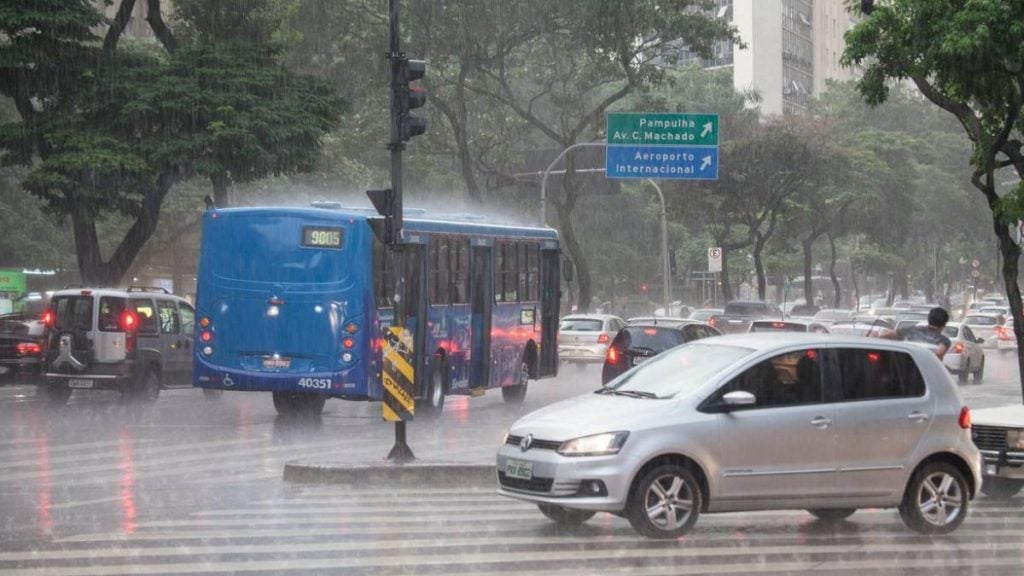 Com Alto Volume De Chuvas, Defesa Civil De BH Alerta Para Risco Geológico