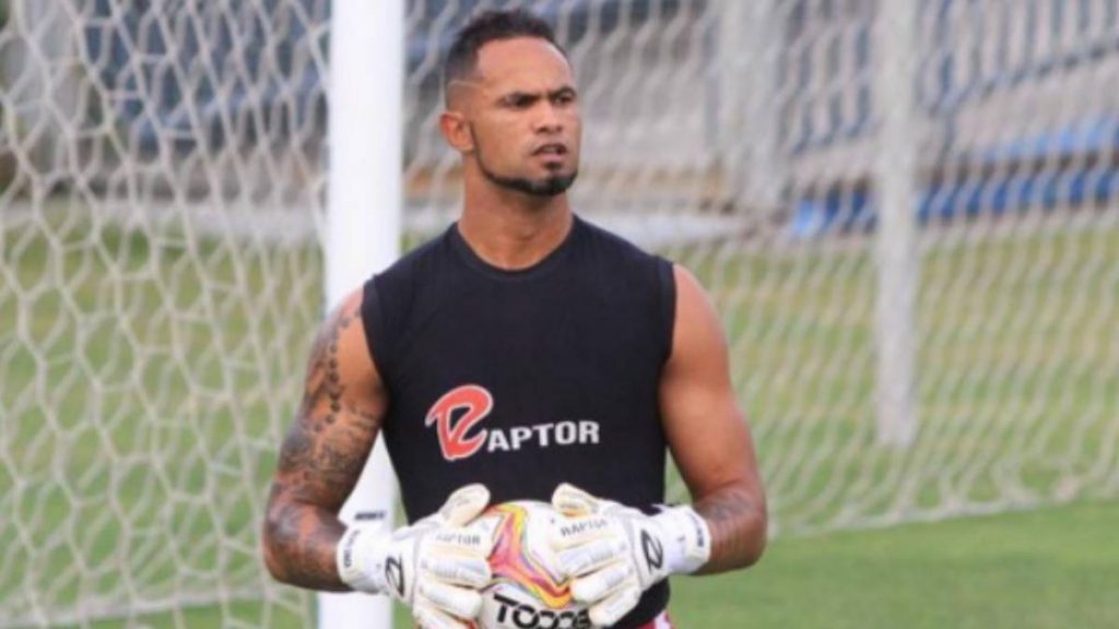 goleiro bruno luva futebol