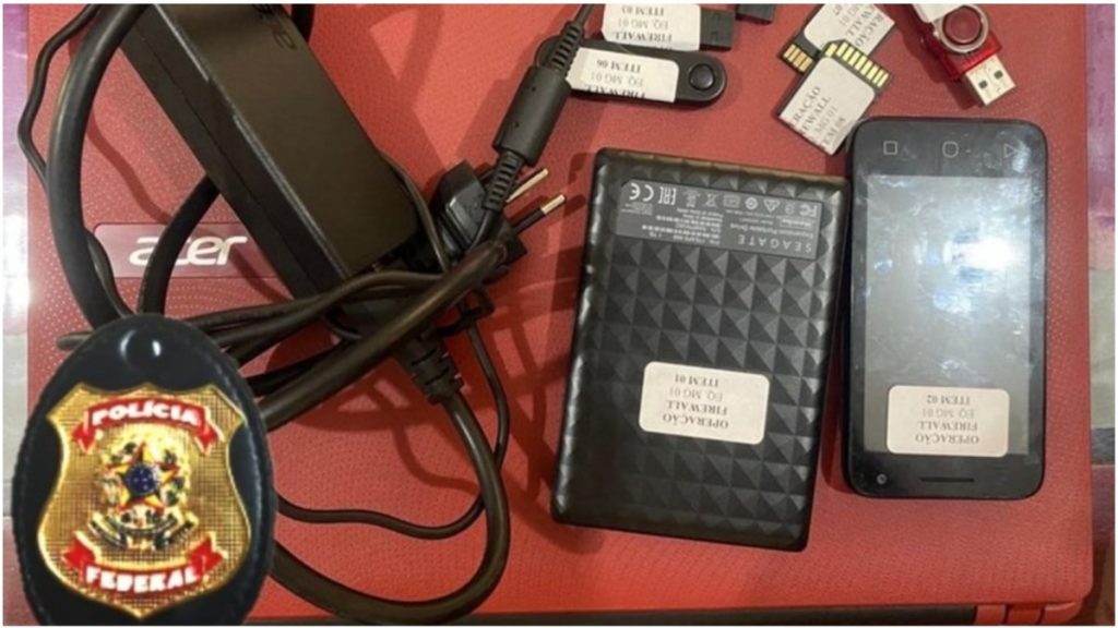 PF apreendeu notebook, pen drives e HD