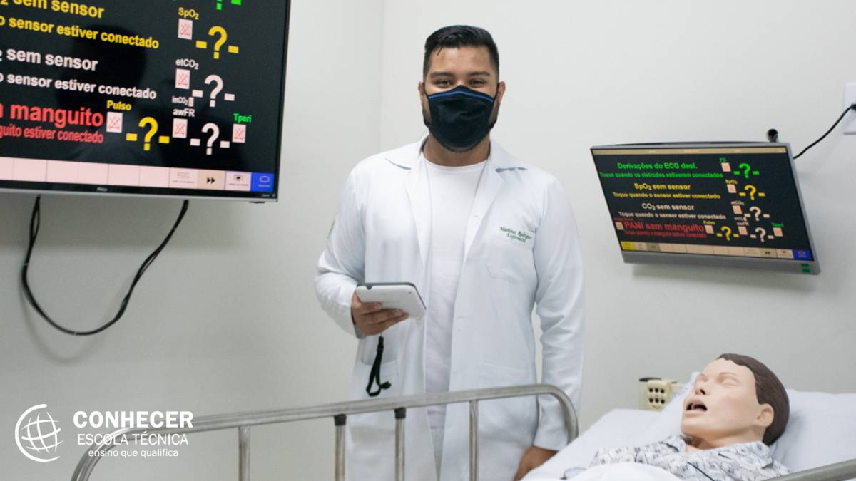 Conhecer Escola Técnica oferece vagas gratuitas para Enfermagem e Radiologia