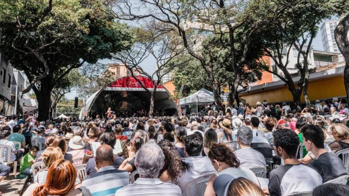 DE GRAÇA: Orquestra Filarmônica realiza concerto na praça da Savassi neste domingo