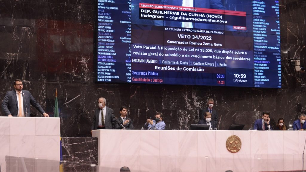 Deputados derrubam veto de Zema