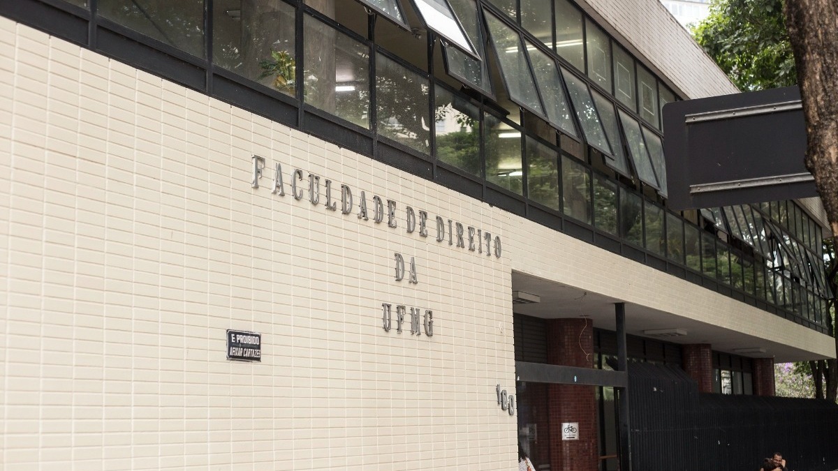 Tour pela Faculdade de Direito da UFMG  Conhecendo alguns ambientes 